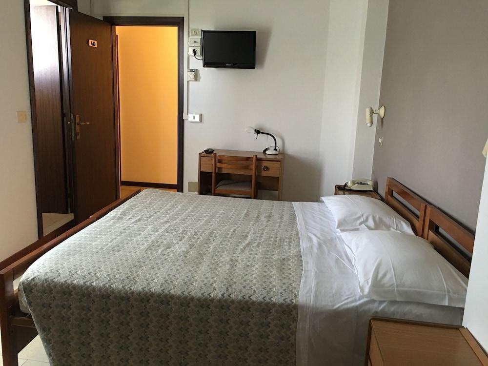 Hotel Plutone Cervia Exterior foto