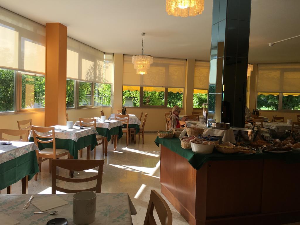 Hotel Plutone Cervia Exterior foto